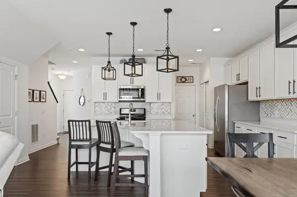 7161 Walnut Grove WAY N, Maple Grove, MN 55311