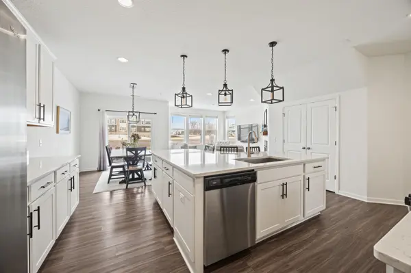7161 Walnut Grove WAY N, Maple Grove, MN 55311