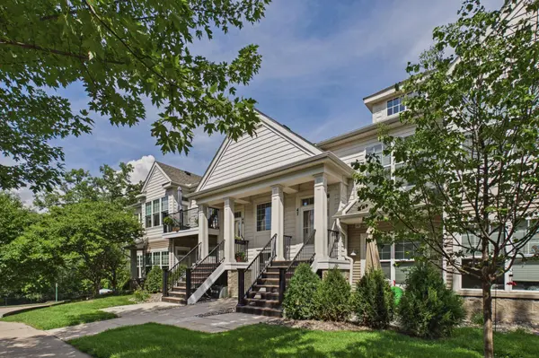625 Wesley Commons DR #47, Golden Valley, MN 55427