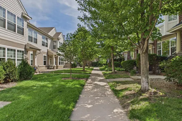 625 Wesley Commons DR #47, Golden Valley, MN 55427