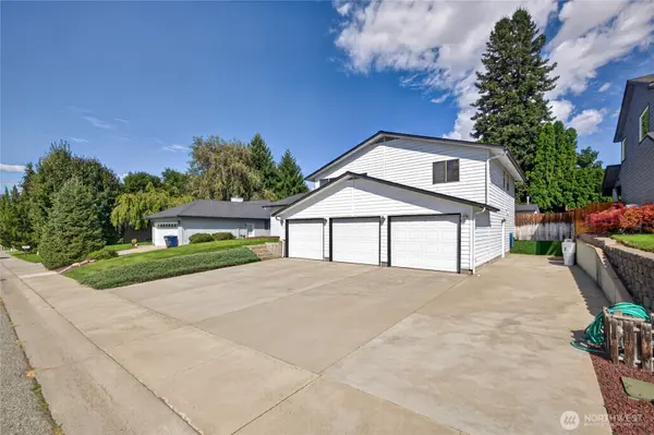 717 12th ST NE, East Wenatchee, WA 98802