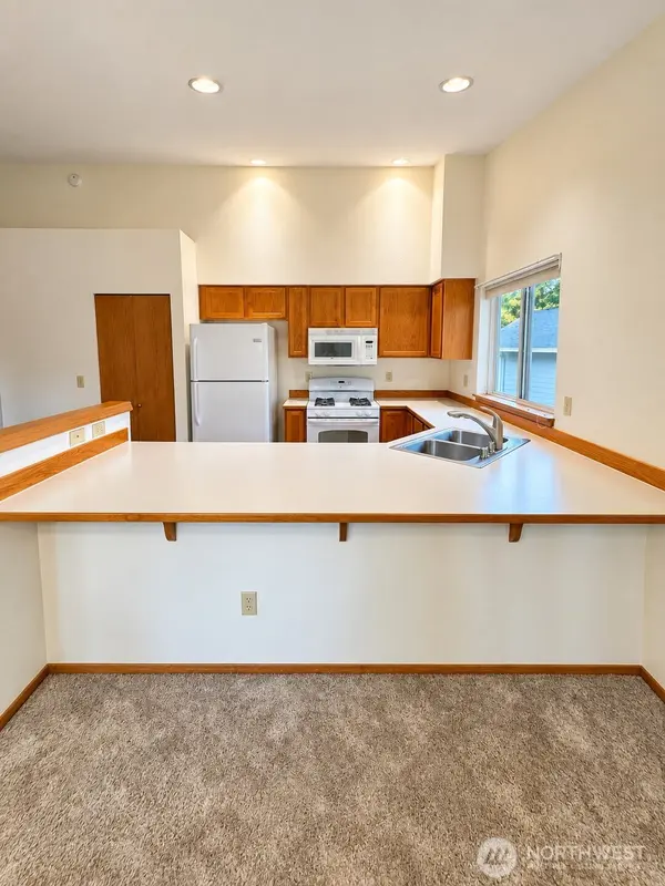 911 NW Leisure LN, Bremerton, WA 98311