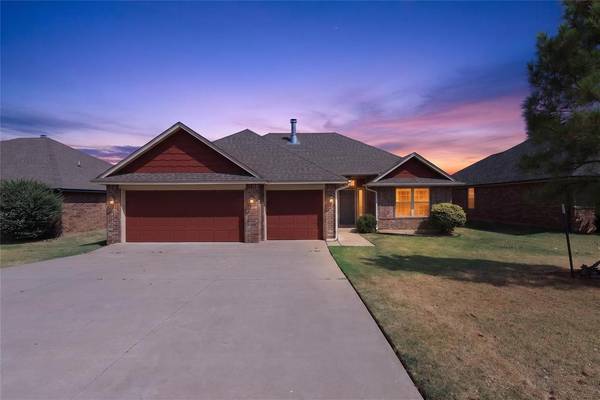 708 Redvine RD, Yukon, OK 73099