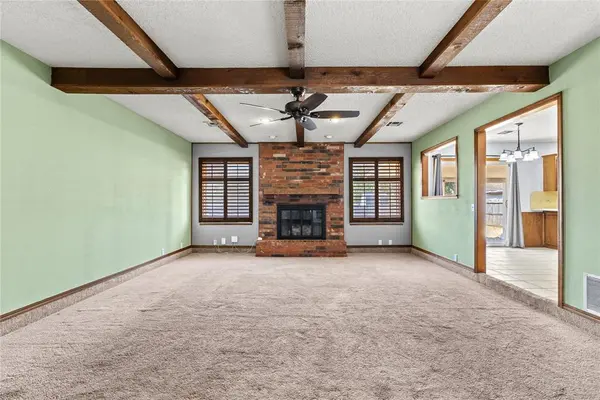 122 Randolph RD, Clinton, OK 73601