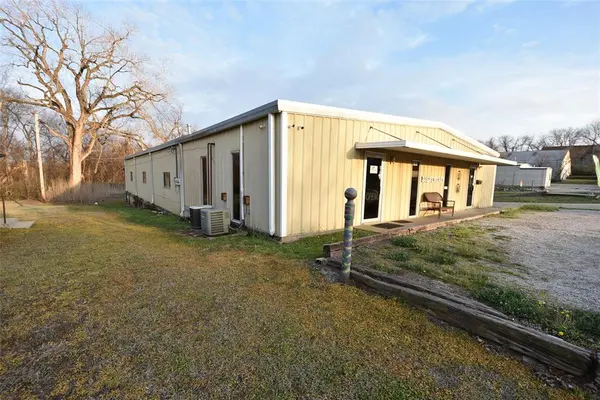 610 N Main ST, Seminole, OK 74868