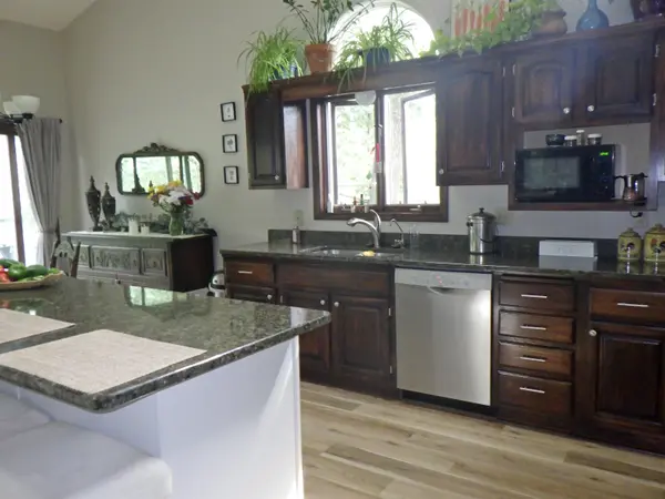E10240 BEHNKE RD, Clintonville, WI 54929