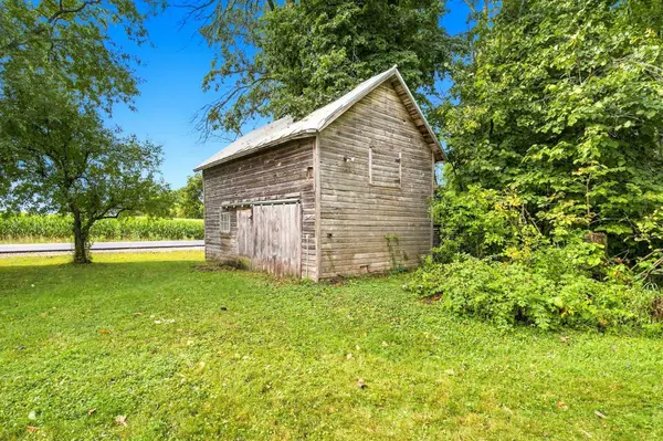 3847 HILL RD, Greenleaf, WI 54126-9441
