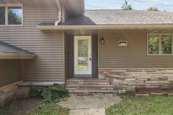 N11822 COUNTY ROAD P, Iola, WI 54945
