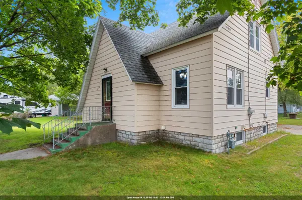 1524 6TH ST, Marinette, WI 54143