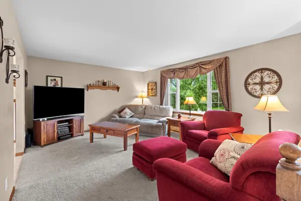 W9322 OAKWOOD DR, Hortonville, WI 54944