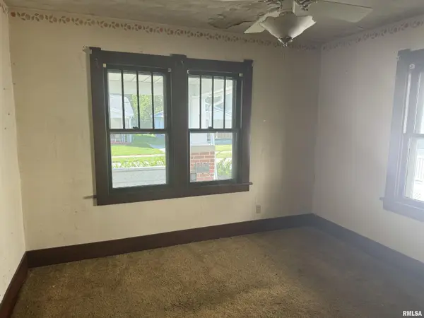 742 W CENTER ST, Decatur, IL 62526