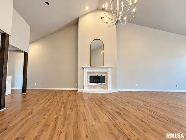 3127 ROBBINS RD, Springfield, IL 62704