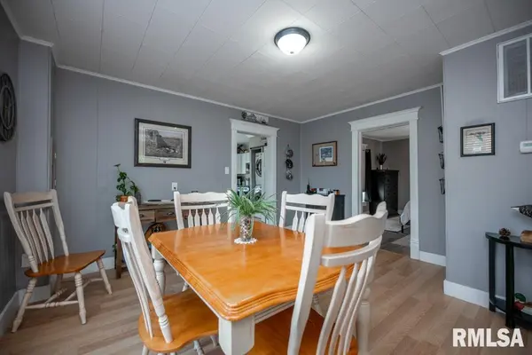 111 E OAKLEY AVE, Glasford, IL 61533