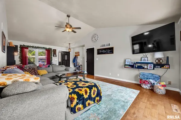 36 Bayshore DR, Lacon, IL 61540