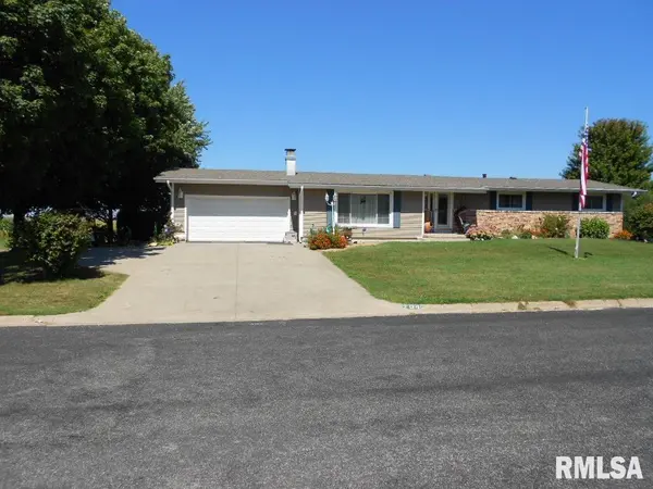 204 W JOSEPH ST, Roanoke, IL 61561