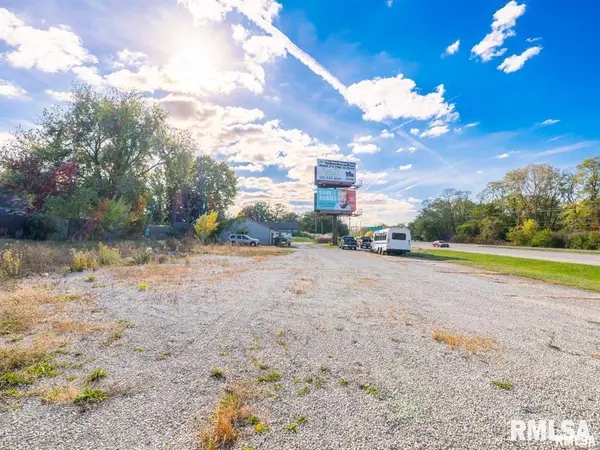 4611 W MIDDLE RD, Peoria, IL 61605