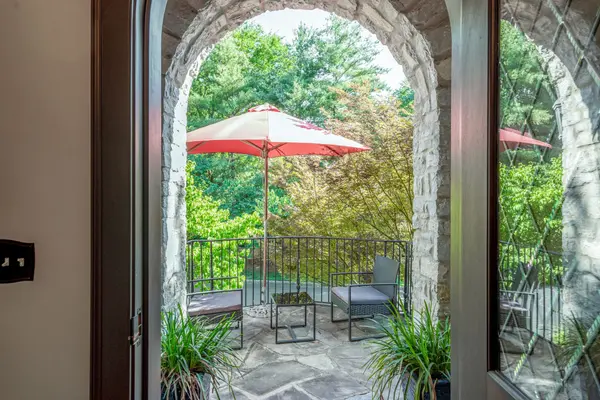 55 Whitworth Blvd, Nashville, TN 37205