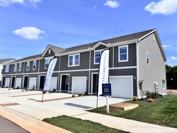 216 Darlington Dr, Dickson, TN 37055