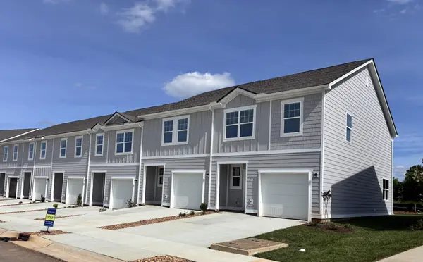 216 Darlington Dr, Dickson, TN 37055