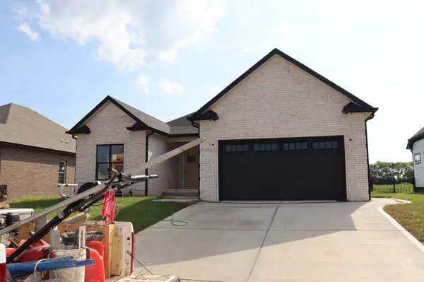 221 Harvest Moon Dr, Clarksville, TN 37043