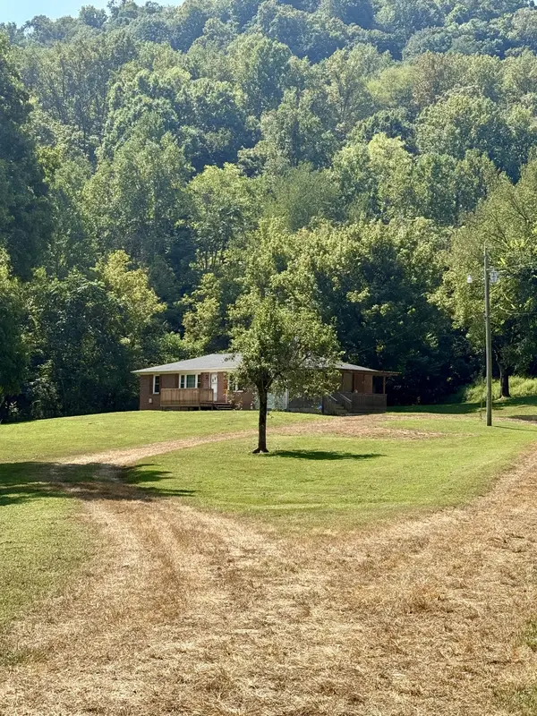 2625 Wartrace Hwy, Whitleyville, TN 38588