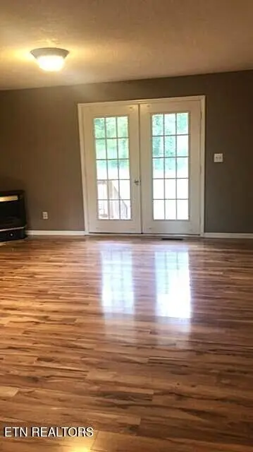 206 Heuer St, Sweetwater, TN 37874