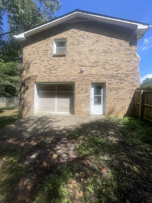 1143 Chestnut Dr, Burns, TN 37029