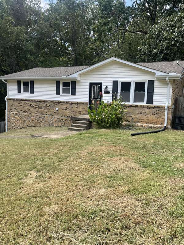 1143 Chestnut Dr, Burns, TN 37029