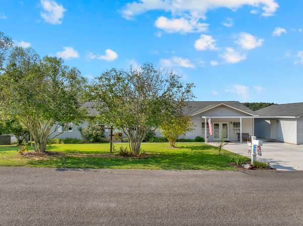 145 Lake Court Dr, Lynchburg, TN 37352