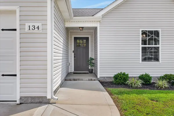 134 Monaghan Dr, Clarksville, TN 37042