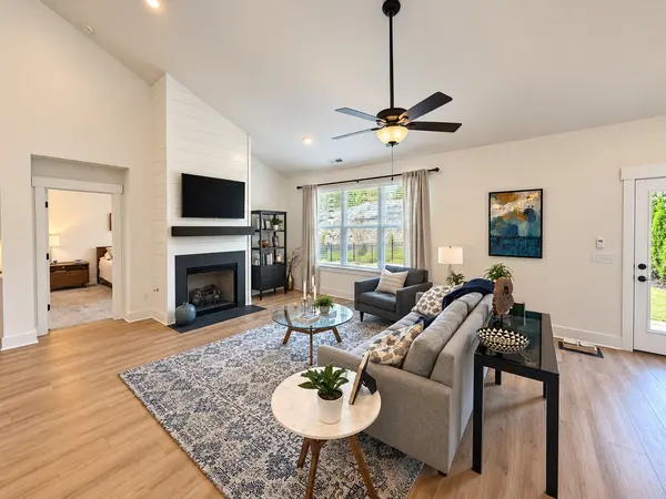 339 Turfway Park, Gallatin, TN 37066