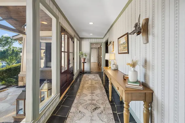 8112 Vaden Dr, Brentwood, TN 37027