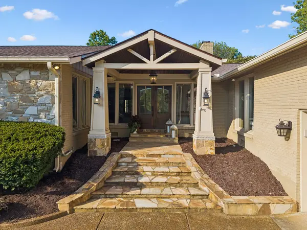 8112 Vaden Dr, Brentwood, TN 37027
