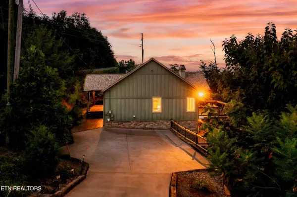 760 Wiley Oakley Drive, Gatlinburg, TN 37738