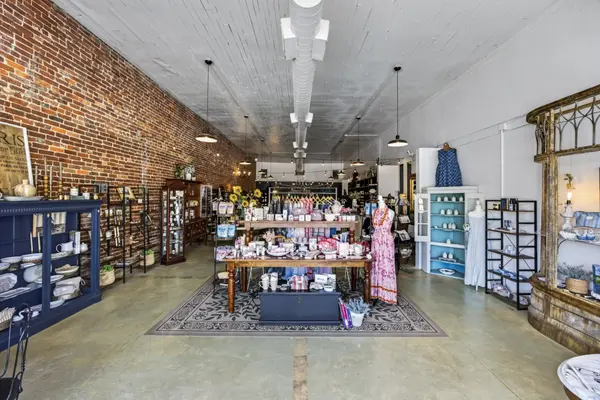 107 W Commercial Ave, Monterey, TN 38574