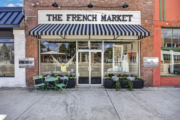107 W Commercial Ave, Monterey, TN 38574