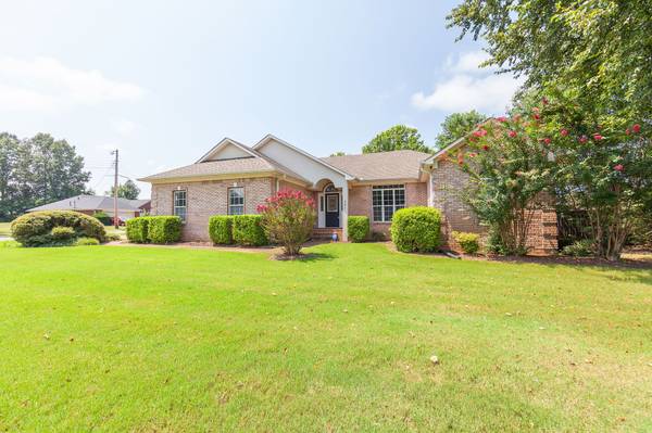 561 Gettysburg Dr, Jackson, TN 38305