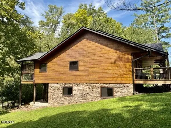 139 Martha McCarter Road, Gatlinburg, TN 37738