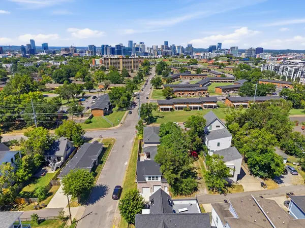 1025 Summit Ave, Nashville, TN 37203