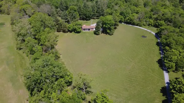 293 E Piney Rd, Dickson, TN 37055