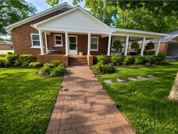 130 Lafayette Ave, Lawrenceburg, TN 38464