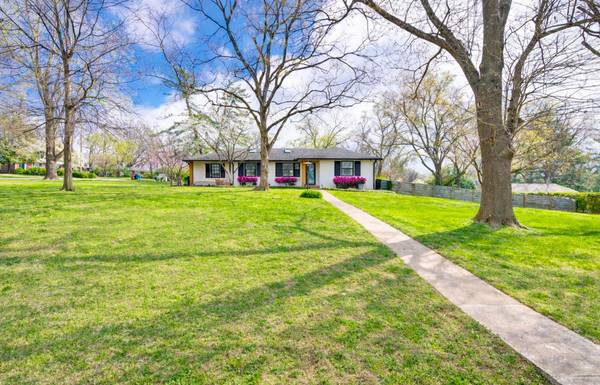 4912 Trousdale Dr, Nashville, TN 37220