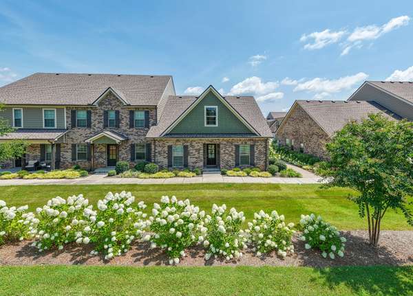 5610 Maples Retreat Dr, Murfreesboro, TN 37127