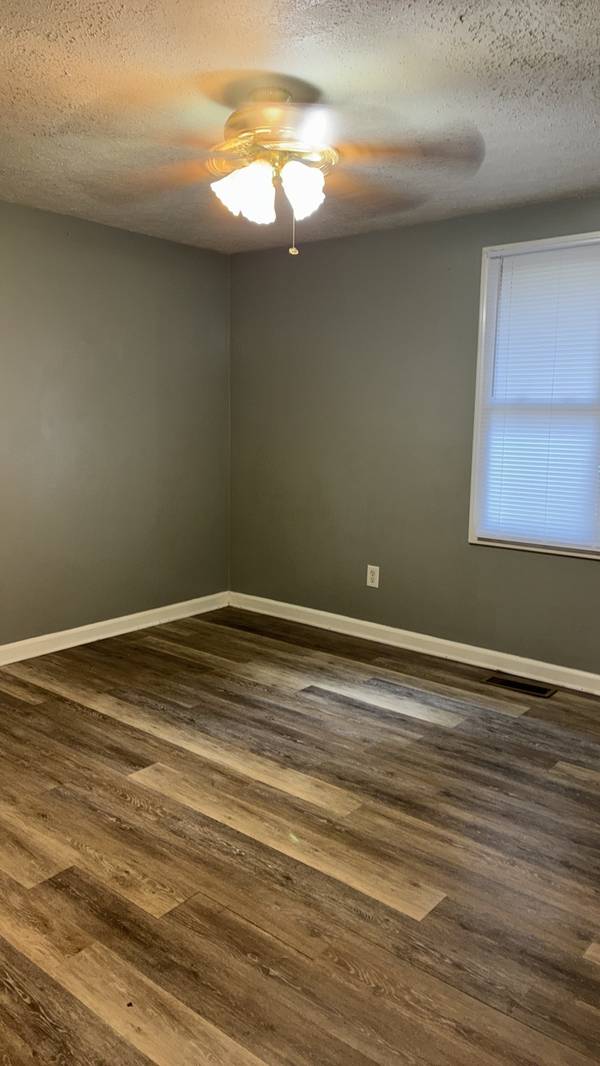 3422 Hermitage Dr, Hopkinsville, KY 42240