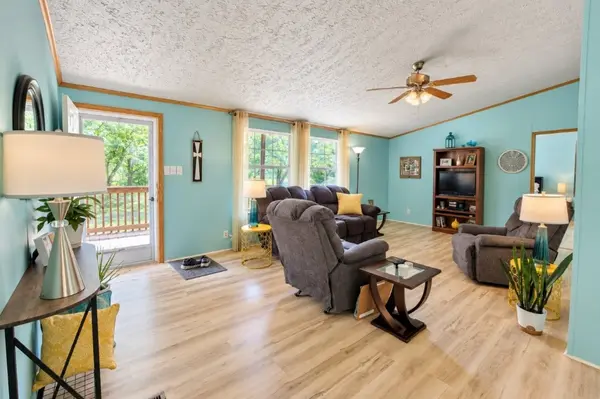 10119 N Twin Springs Rd, Bon Aqua, TN 37025