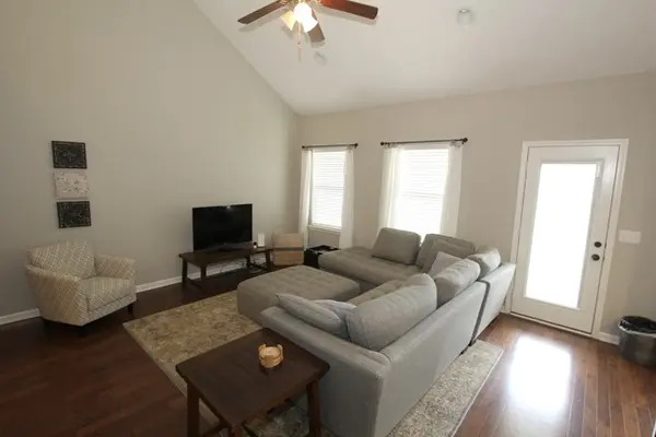 916 Azeri Ave, Murfreesboro, TN 37128