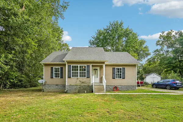 2027 Old Greenbrier Pike, Greenbrier, TN 37073