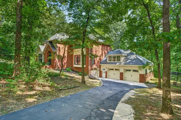 9030 Finney Point Drive, Ooltewah, TN 37363