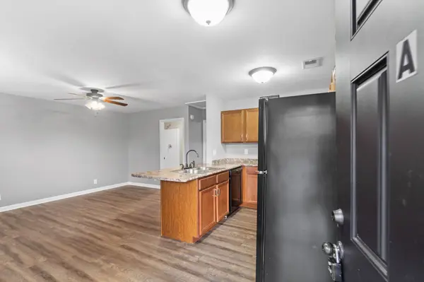 800 Martin St #B, Clarksville, TN 37040