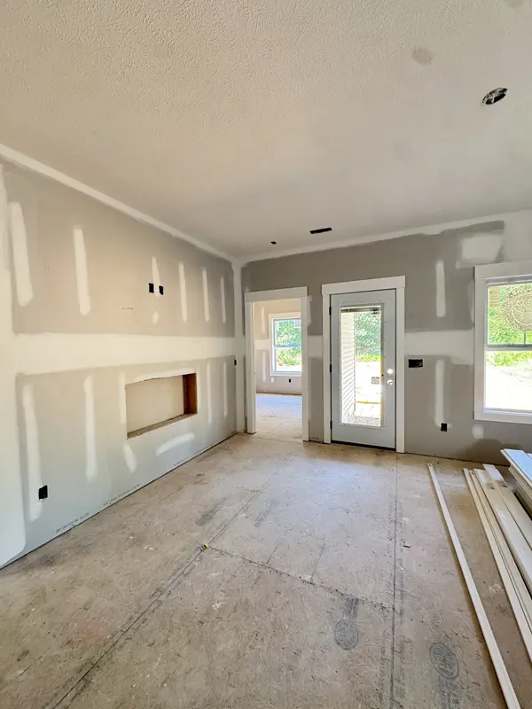 333 Wesson Dr, Clarksville, TN 37043
